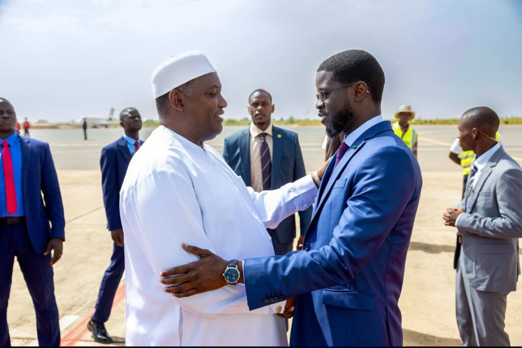 Visite officielle en Gambie : Le Président Bassirou Diomaye Faye accueilli dans un climat de fraternité