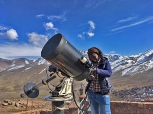 Sénégal : Salma Sylla Mbaye, la première femme spécialisée en astronomie, ouvre la voie à toute une génération