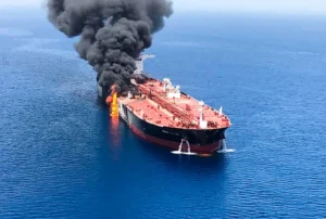 Escalade au Moyen-Orient : Les États-Unis frappent l&rsquo;Iran après l&rsquo;attaque d&rsquo;un pétrolier à Ormuz