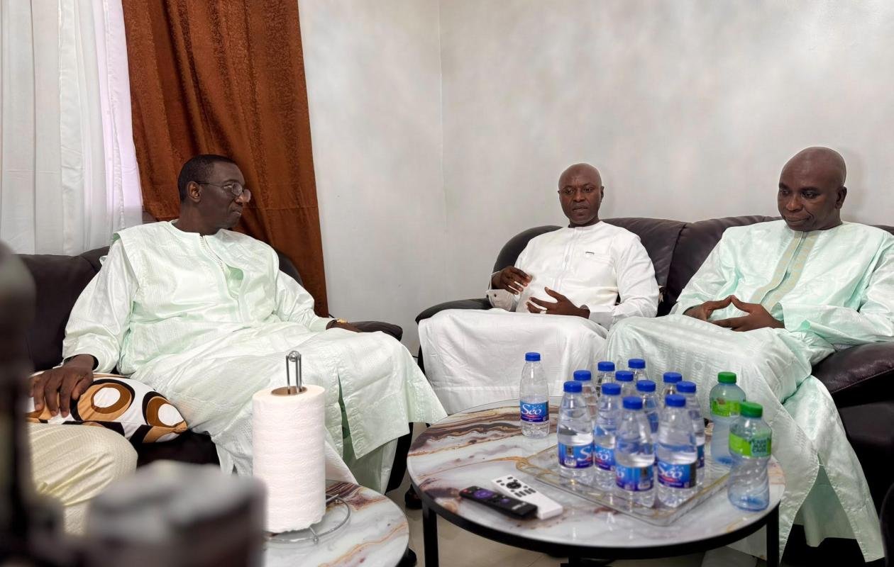 Parcelles Assainies : Amadou Ba chez Djamil Sané sur fond de présentation de condoléances et de remobilisation politique