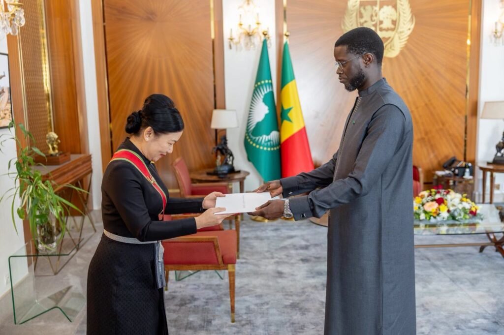 Diplomatie : Six nouveaux ambassadeurs remettent leurs lettres de créance au Président Bassirou Diomaye Faye